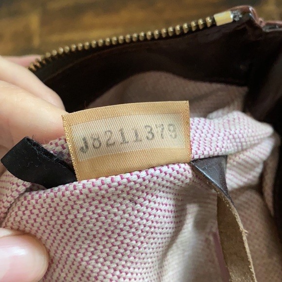 Dooney and Bourke Vintage Two Tone Brown Leather Shoulder Handbag - Picture 12 of 17